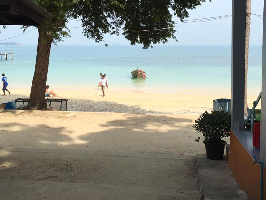 Hotel ลุงดำฮัทบีช à Ko Samet Extérieur photo