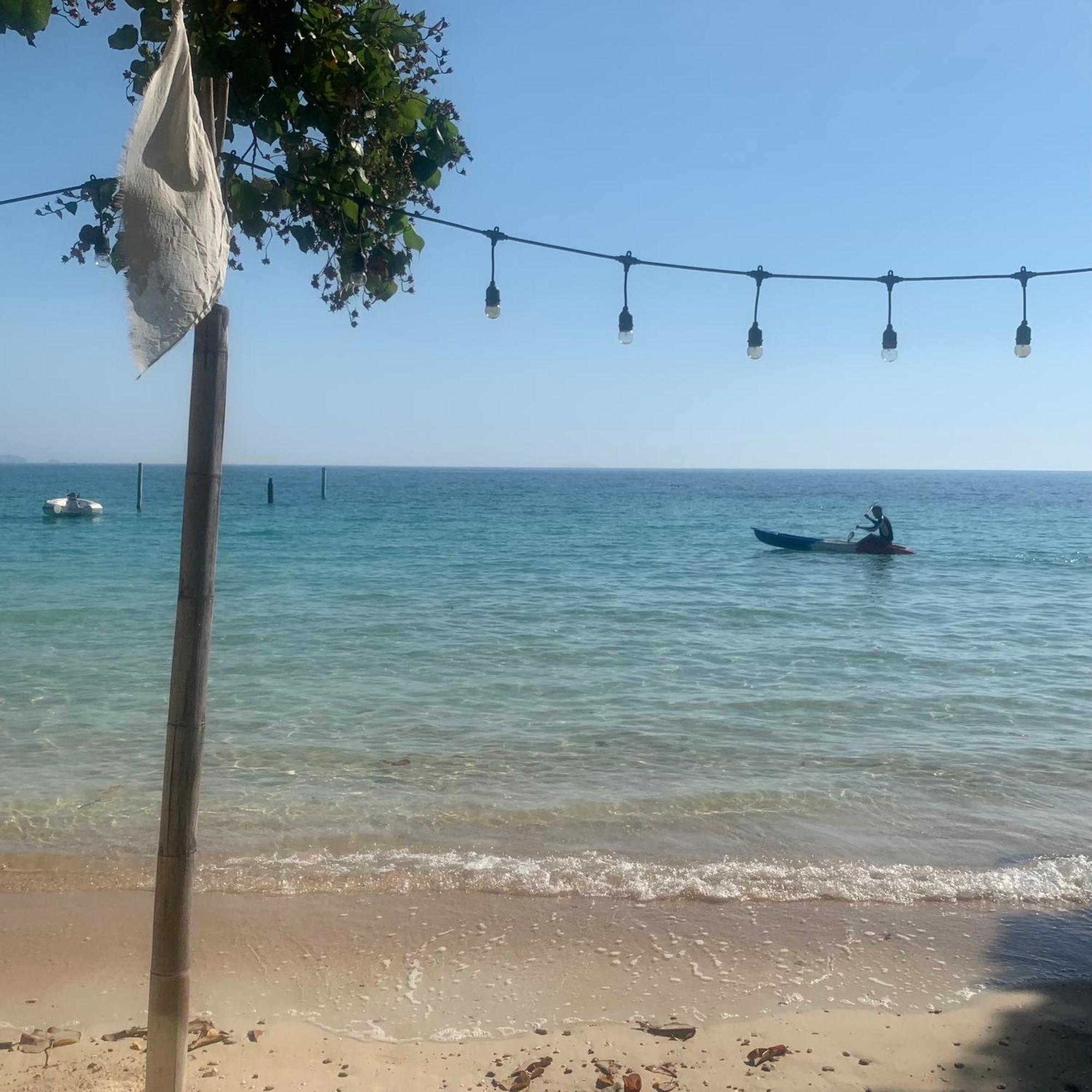 Hotel ลุงดำฮัทบีช à Ko Samet Extérieur photo