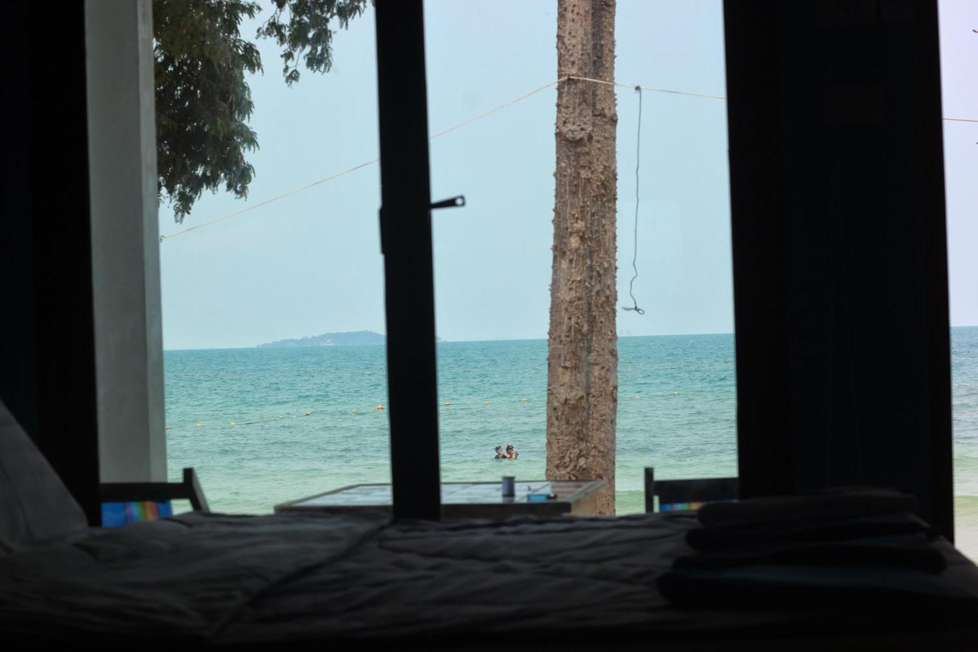 Hotel ลุงดำฮัทบีช à Ko Samet Chambre photo