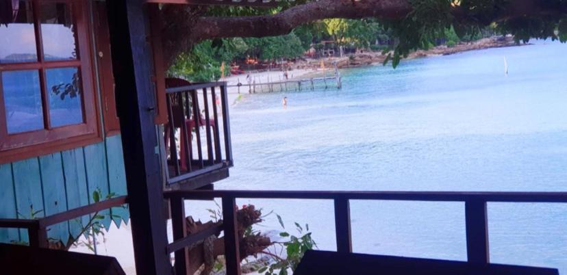 Hotel ลุงดำฮัทบีช à Ko Samet Extérieur photo