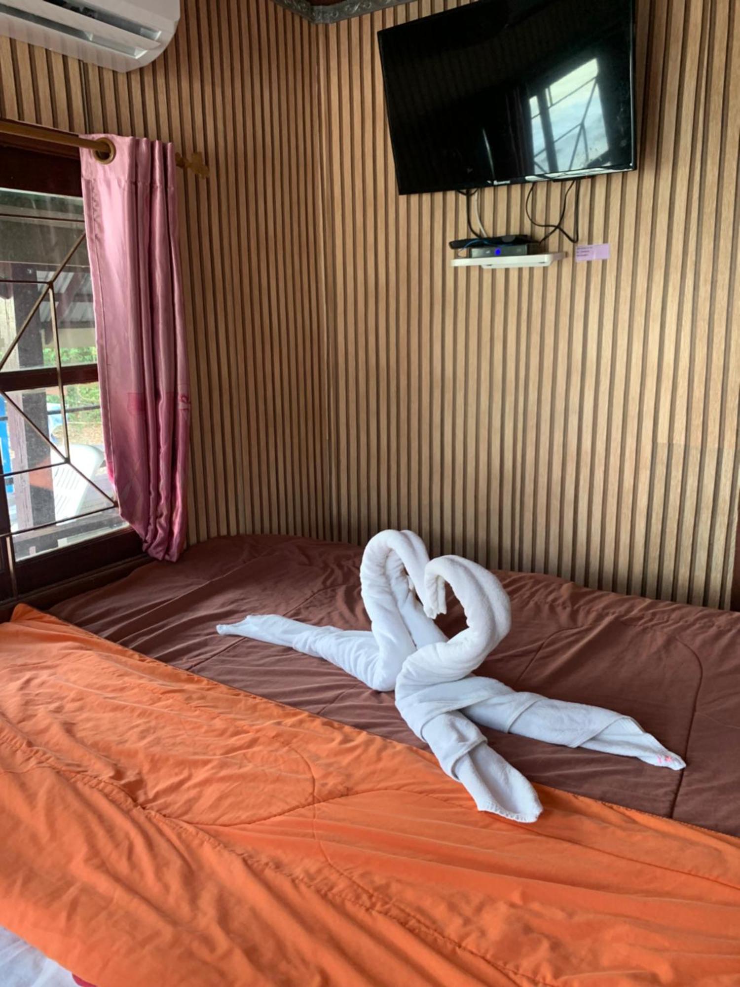 Hotel ลุงดำฮัทบีช à Ko Samet Extérieur photo