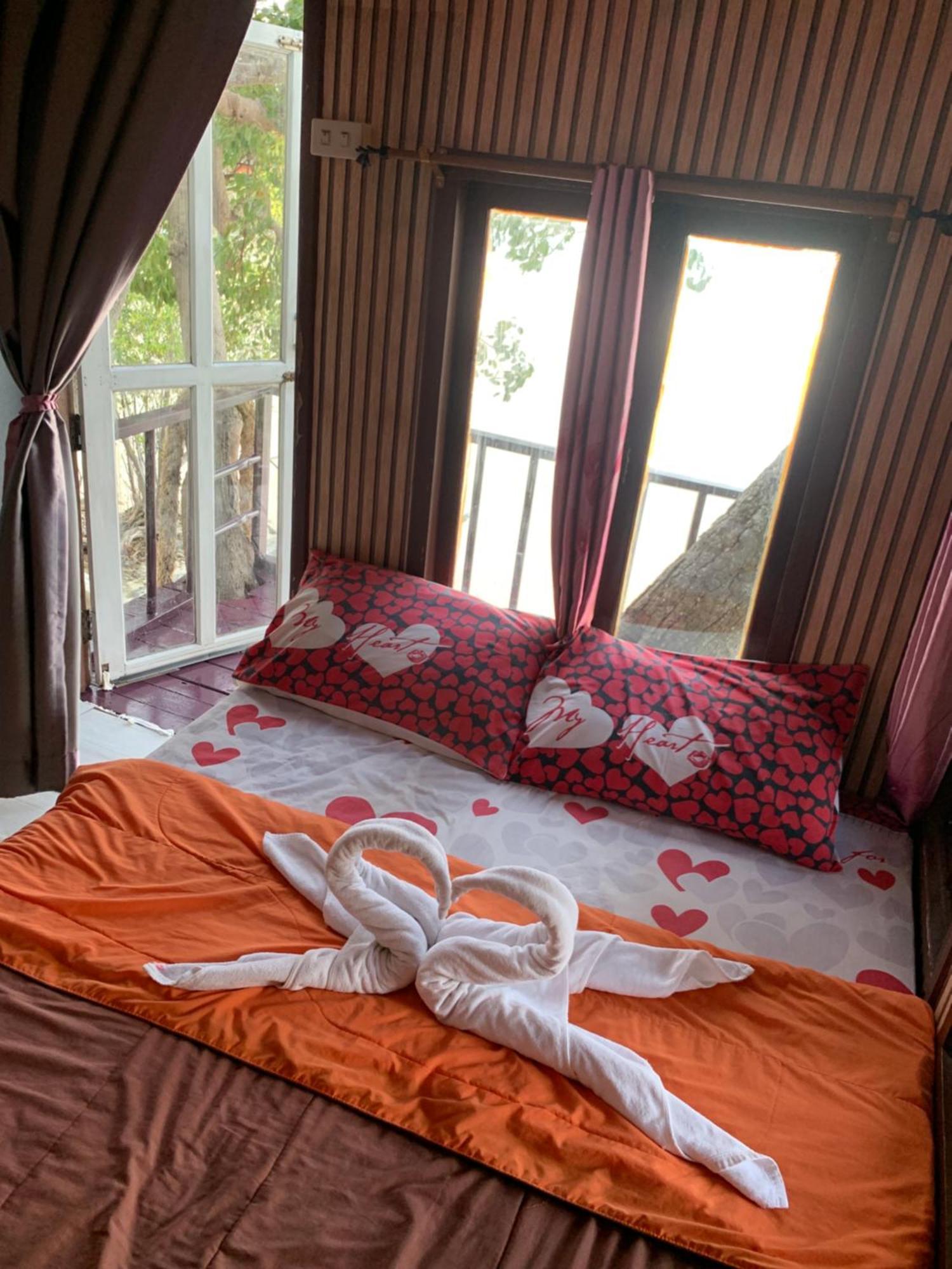 Hotel ลุงดำฮัทบีช à Ko Samet Extérieur photo