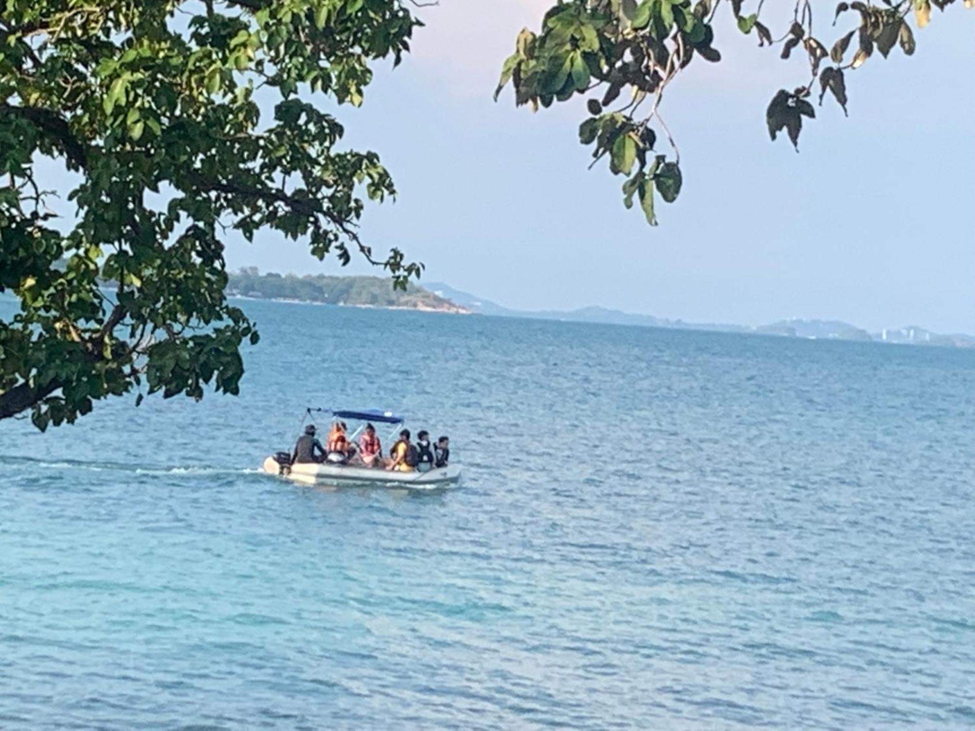 Hotel ลุงดำฮัทบีช à Ko Samet Extérieur photo